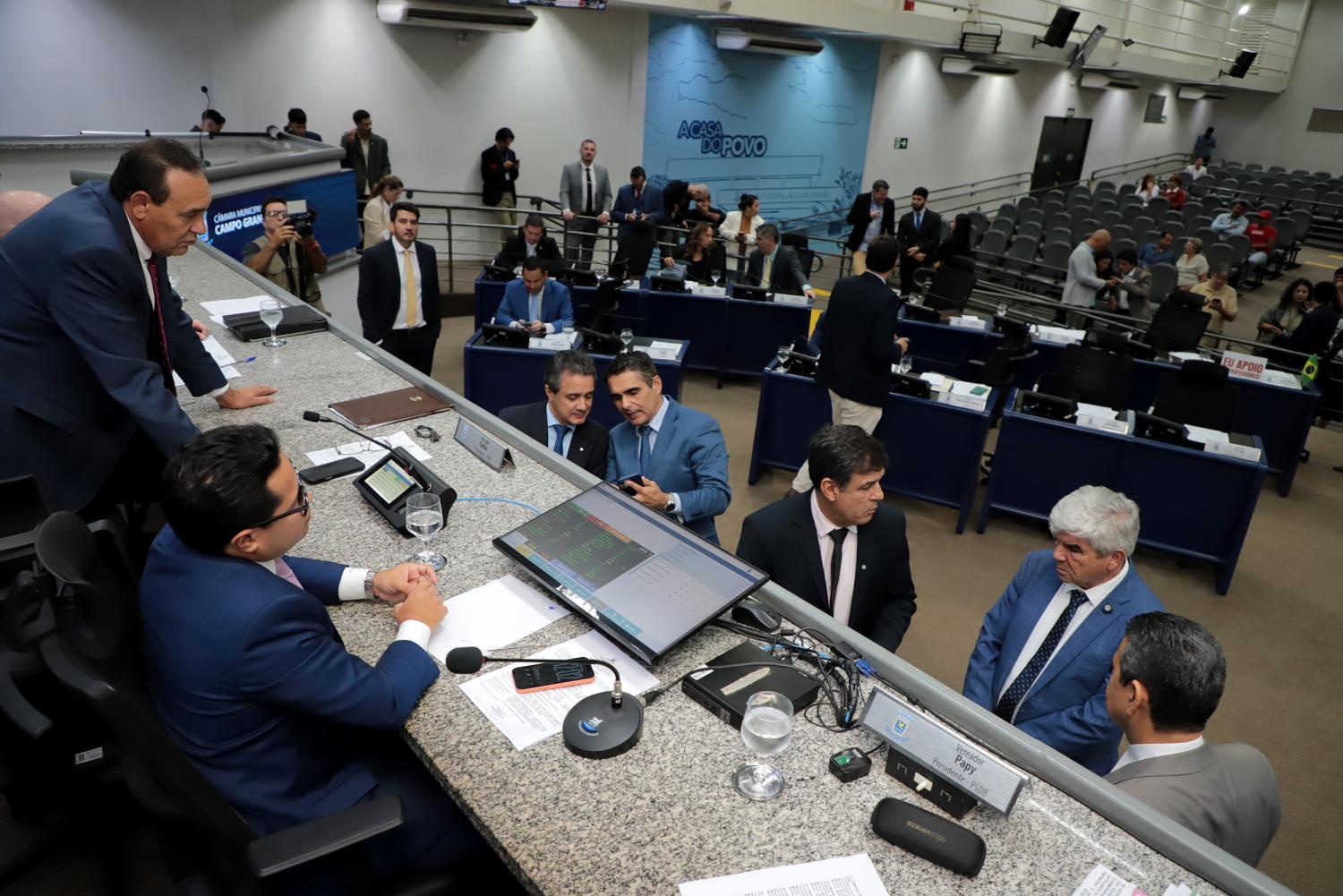 Câmara retoma sessões com votação de projeto que atualiza legislação tributária.