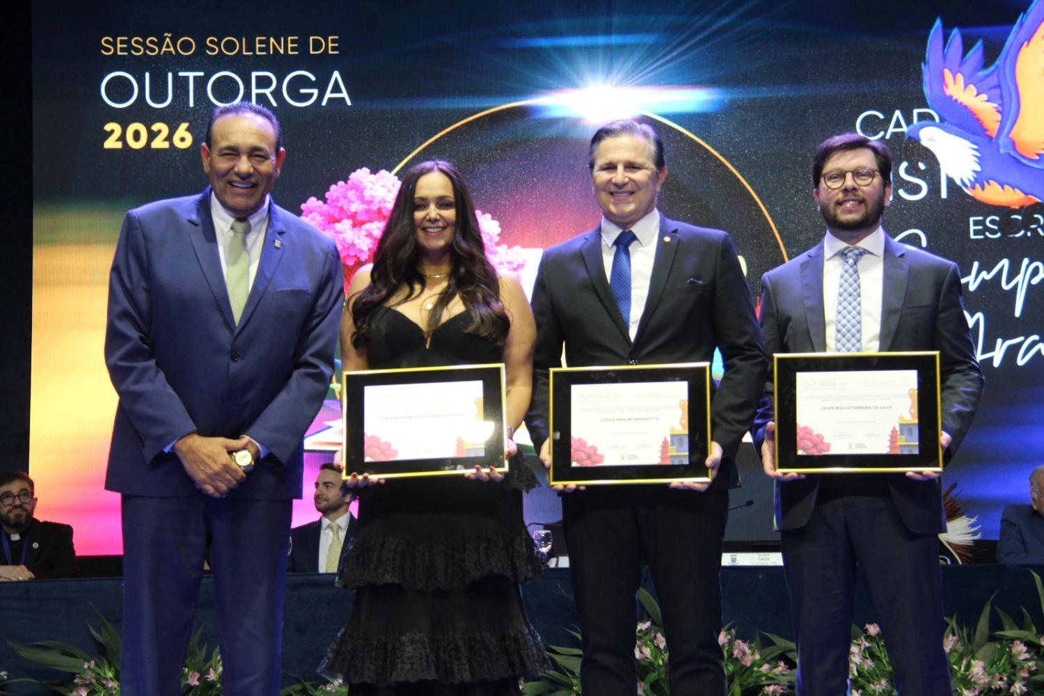 Carlão homenageia personalidades com o Título de Cidadão Campo-grandense nos 127 anos da Capital.
