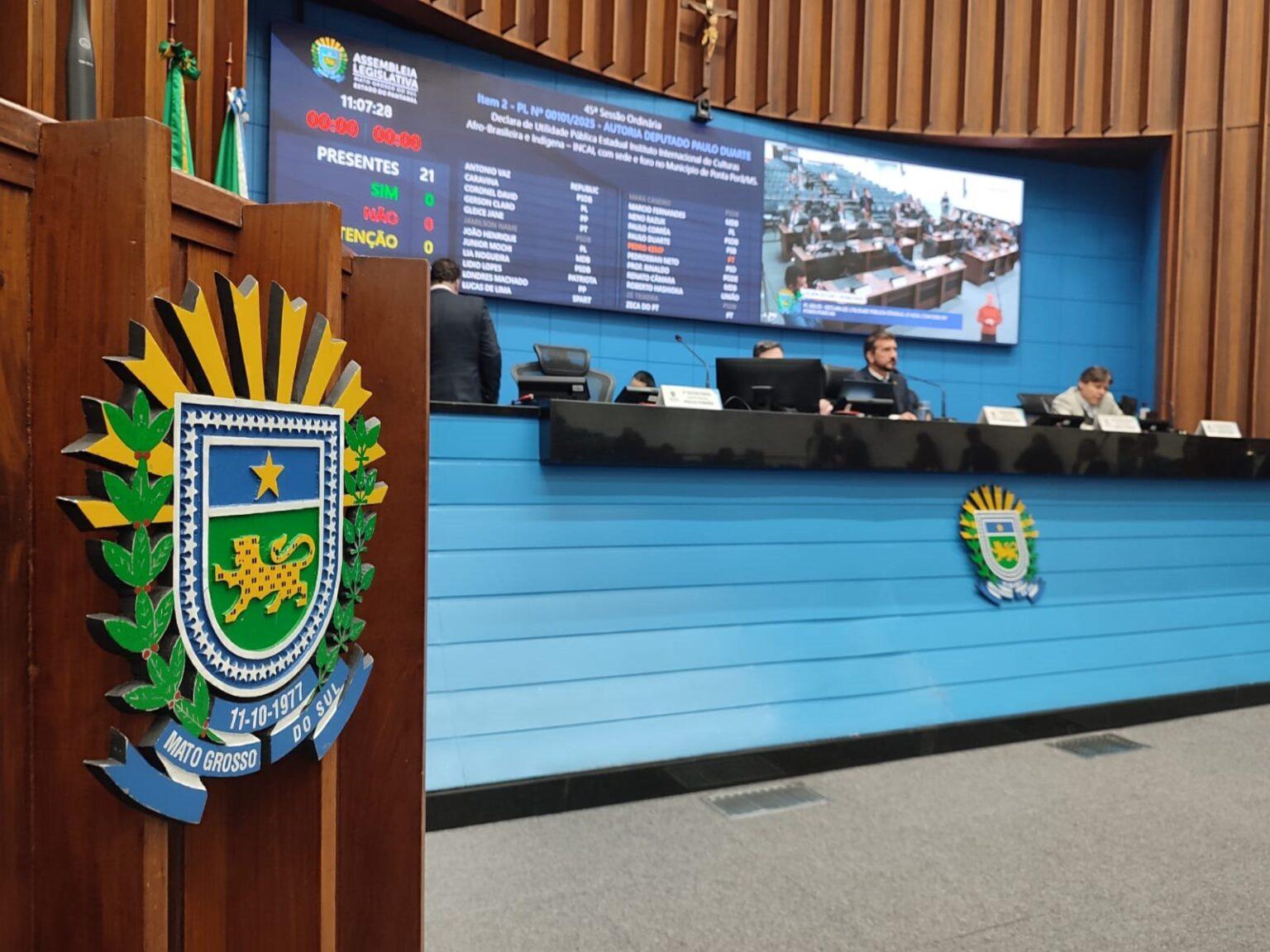 Deputados voltam do recesso e já projetam semanas de forte movimentação política.