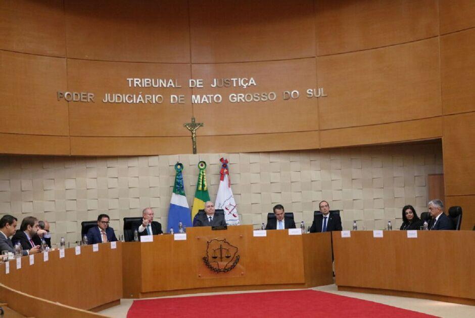 Desembargador de MS recebe quatro votos favoráveis para voltar ao TJMS.