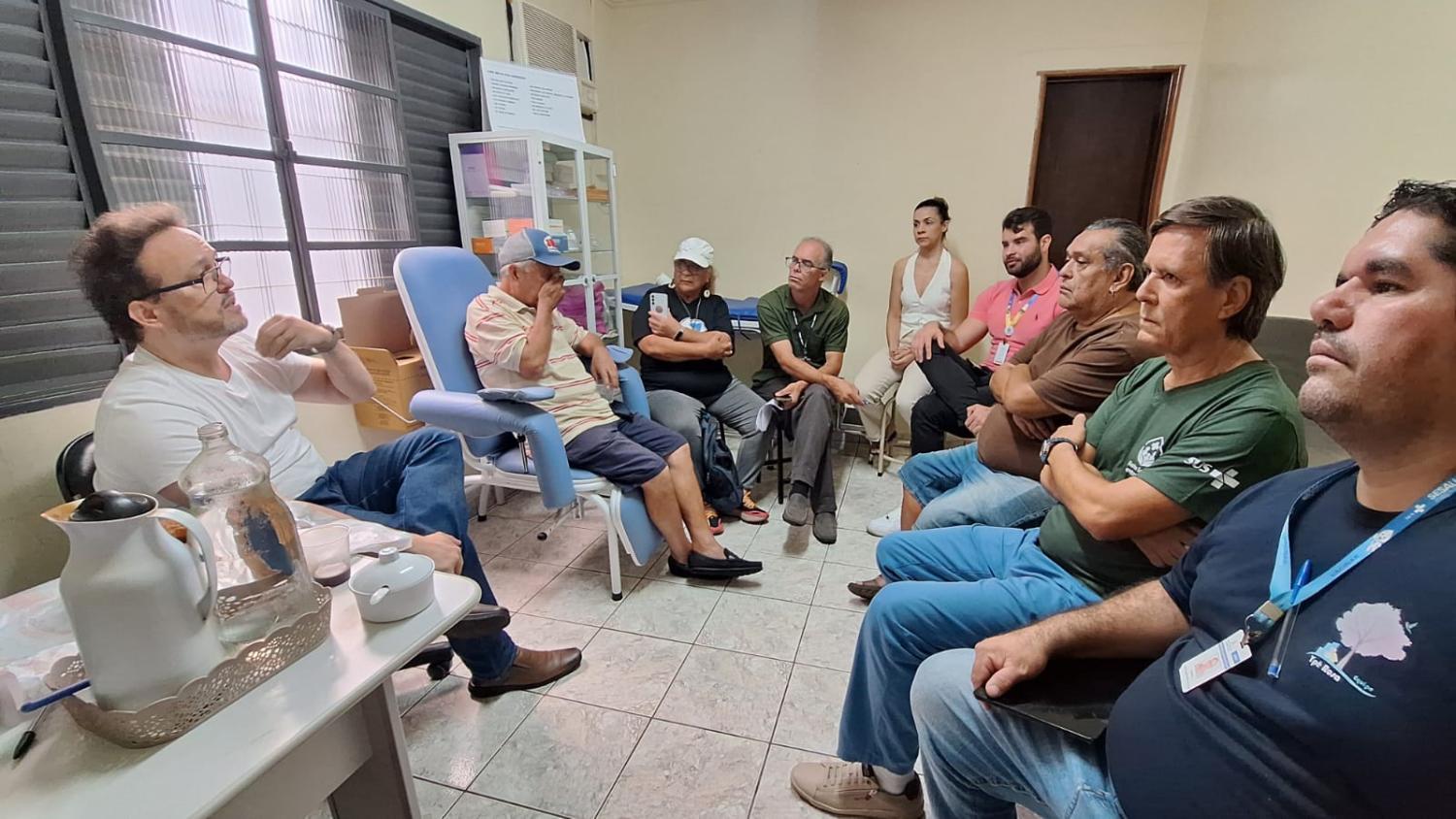 Dr. Lívio busca solução para USF da Vila Corumbá e alerta para crescimento da região.