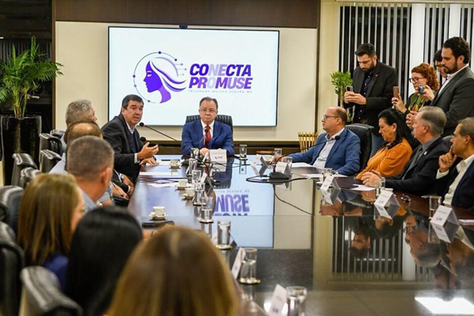 Eduardo Riedel destaca que Mato Grosso do Sul avançou quatro vezes mais que o país durante seu mandato.