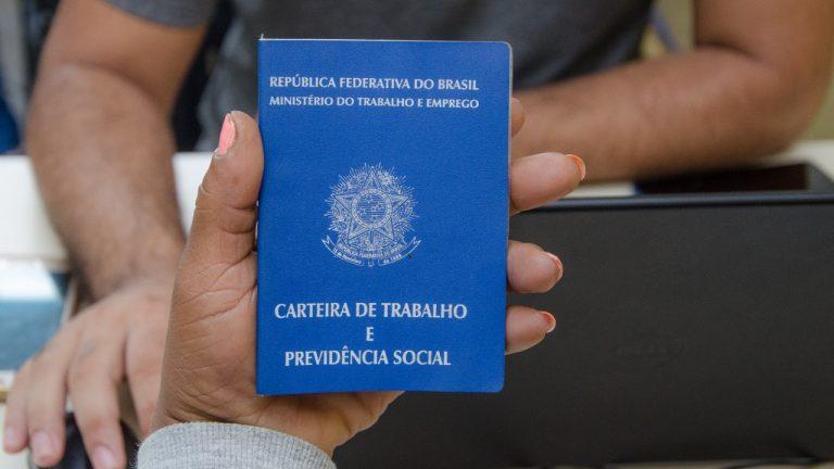 Funsat começa a semana com 939 vagas de emprego.