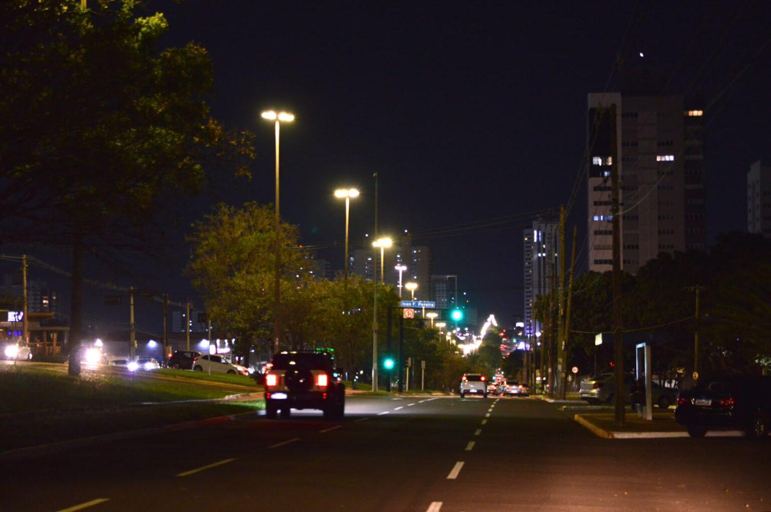 Mais claras e seguras: luzes de LED cobrem 100% da capital.