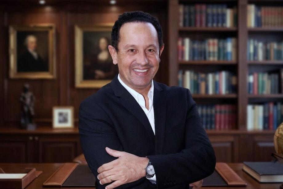 O Secretário Walter Carneiro Jr aponta que aliança entre Azambuja e Nelsinho pode redefinir cenário eleitoral de 2028.