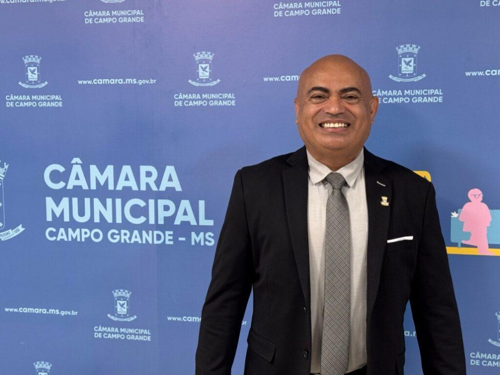 Ronilço Guerreiro propõe política municipal de apoio a cuidadores de idosos em Campo Grande.