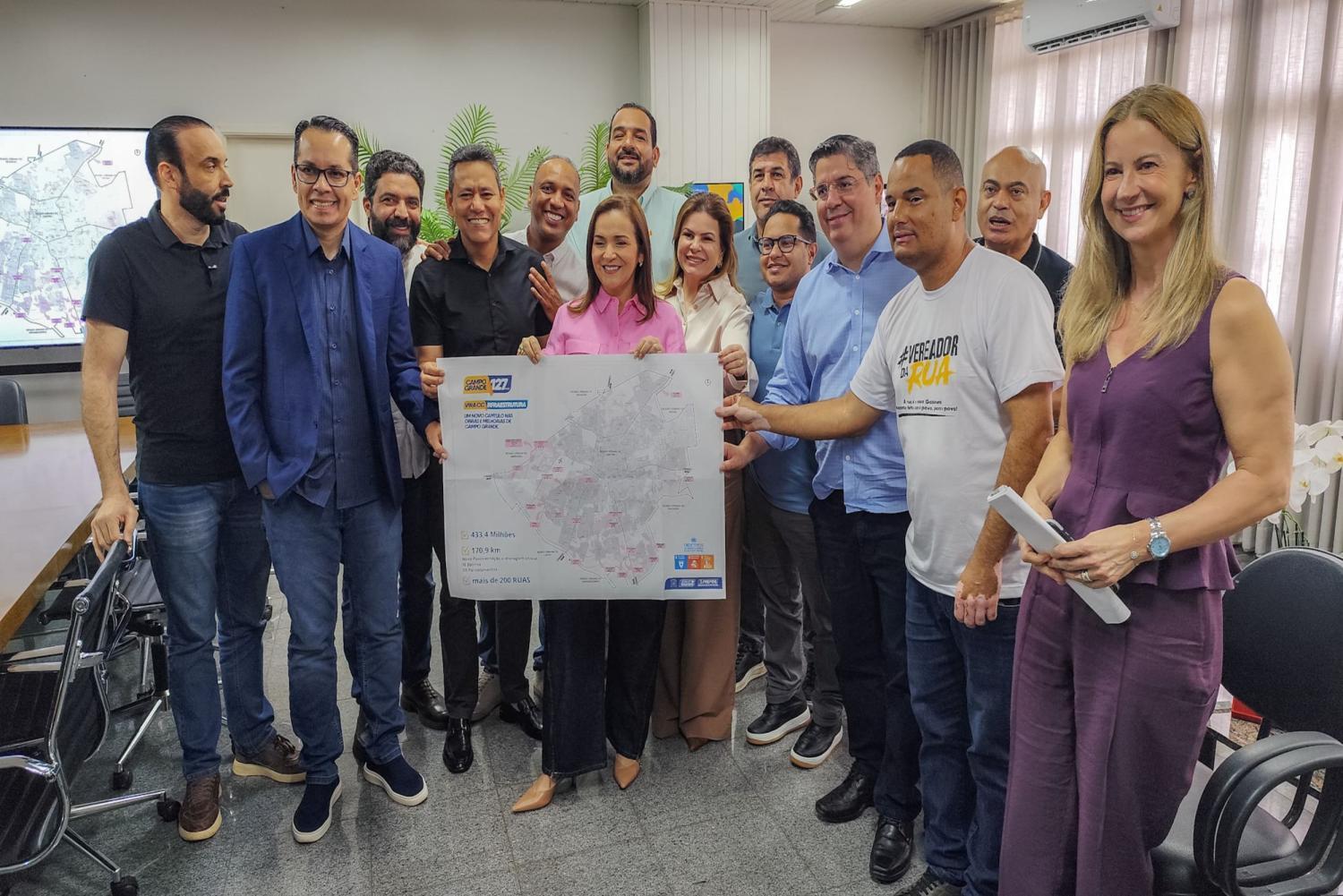 Vereador Clodoilson Pires participa de reunião que prevê R$ 430 milhões e 170 km de asfalto em Campo Grande.