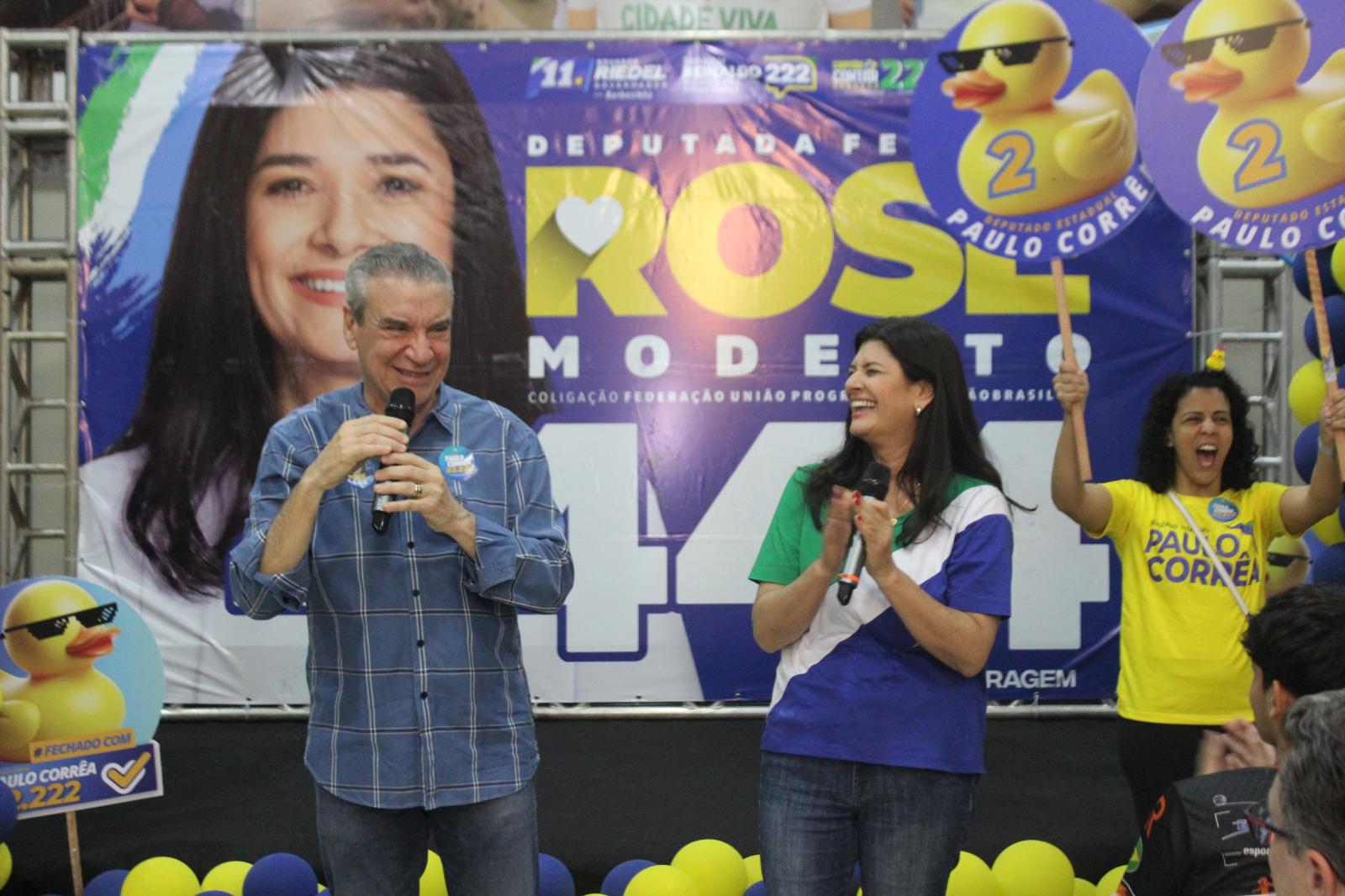 “Paulo Corrêa declara apoio a Rose Modesto e reforça propostas para reeleição em reunião no comitê.” “Paulo Corrêa declara apoio a Rose Modesto e reforça propostas para reeleição em reunião no comitê.”