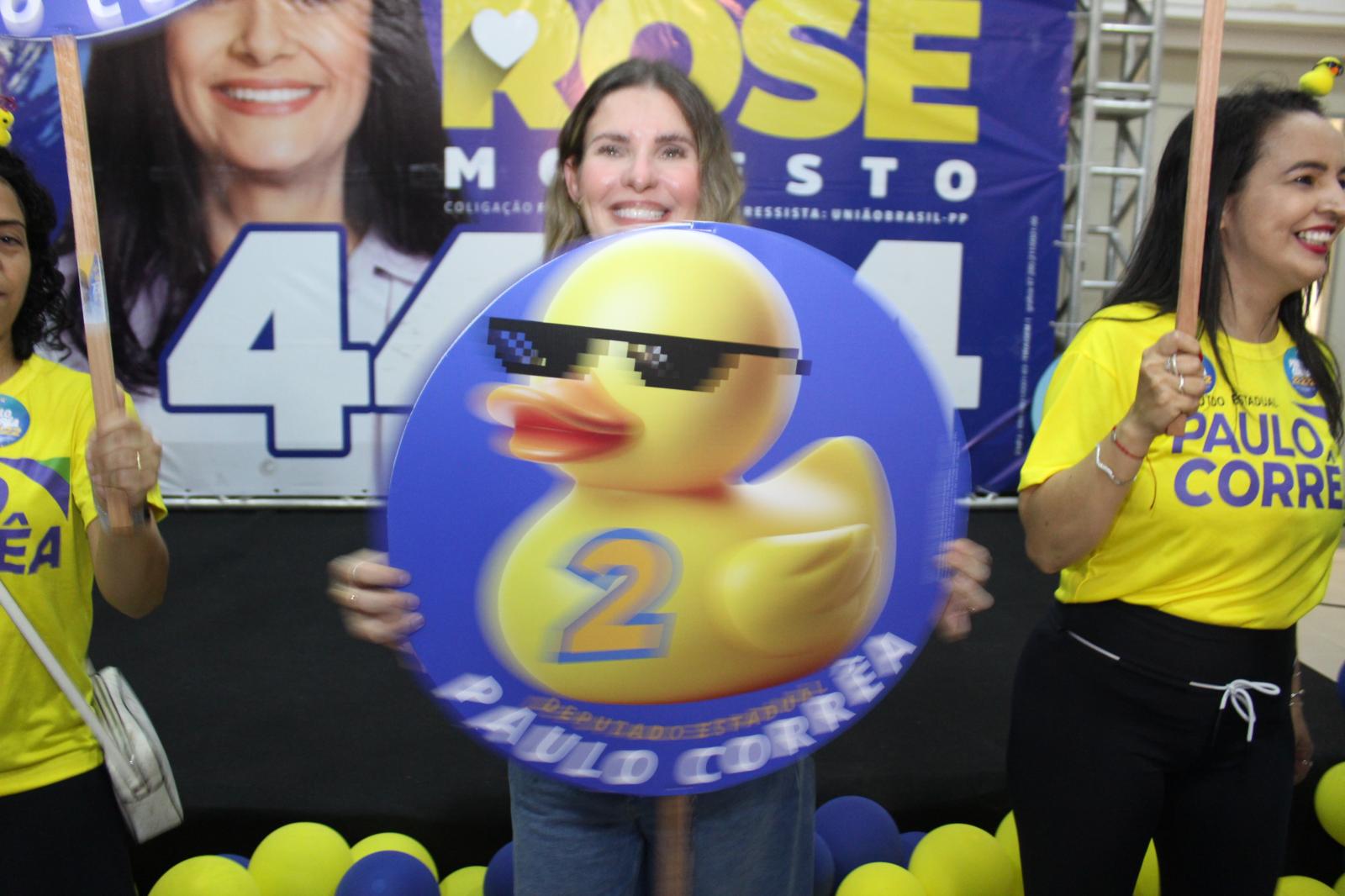 “Paulo Corrêa declara apoio a Rose Modesto e reforça propostas para reeleição em reunião no comitê.” “Paulo Corrêa declara apoio a Rose Modesto e reforça propostas para reeleição em reunião no comitê.”