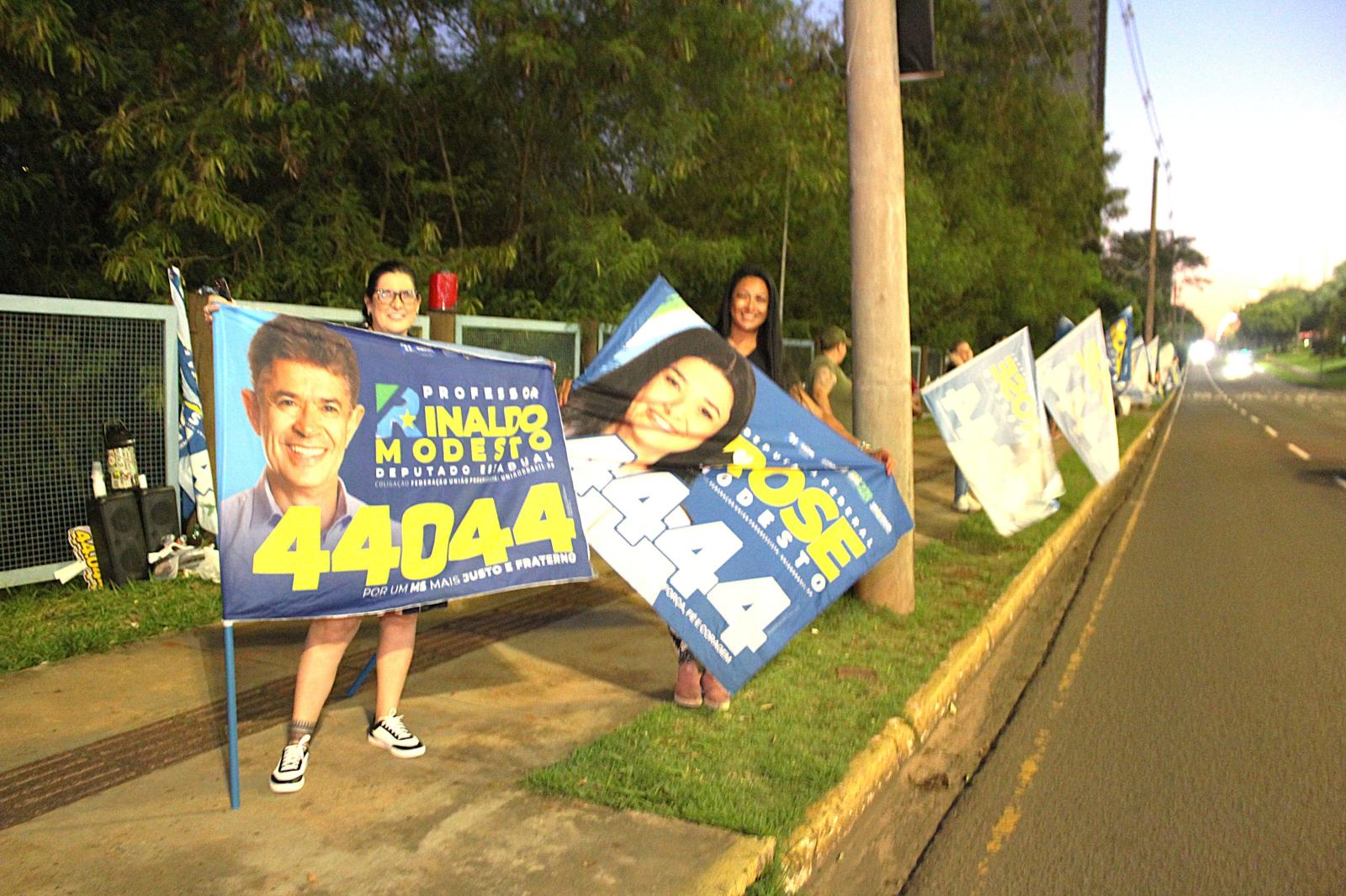 Rose Modesto percorre cidades do interior e aposta no contato direto com a população na reta final da campanha.