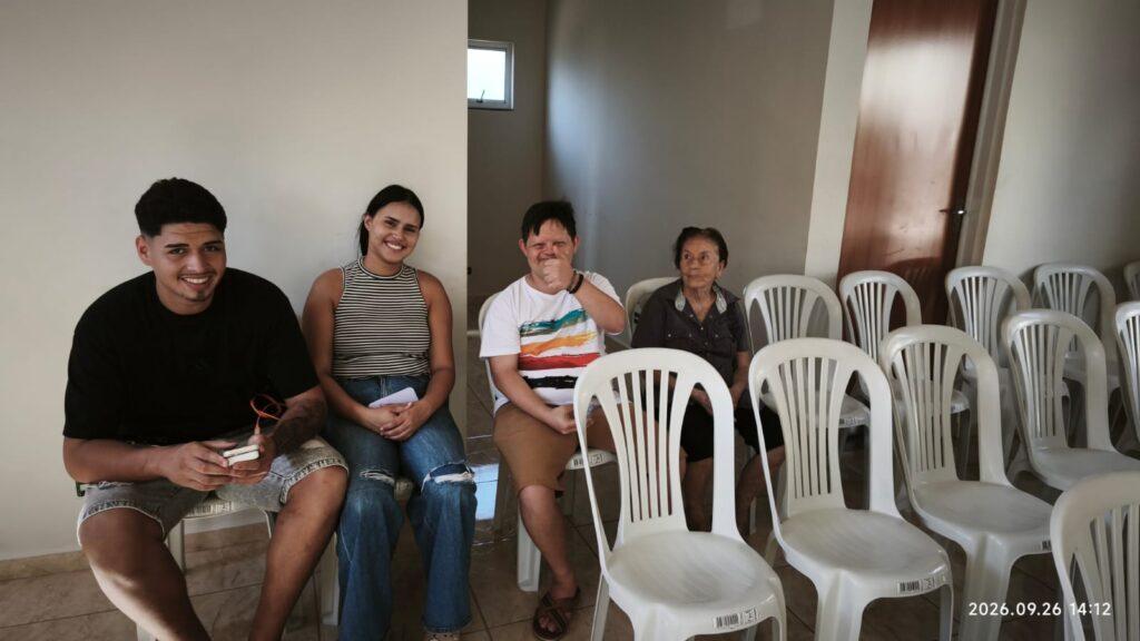 Emha leva acolhimento e orientação sobre autismo a famílias.