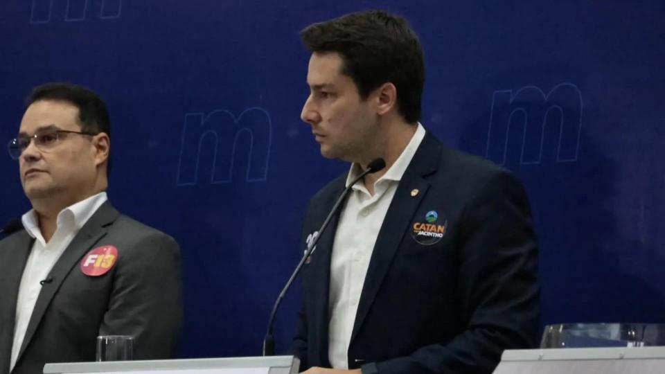 Governador Eduardo Riedel desmente informações sobre rateio do ICMS aos 79 municípios e rebate acusação considerada improcedente. 