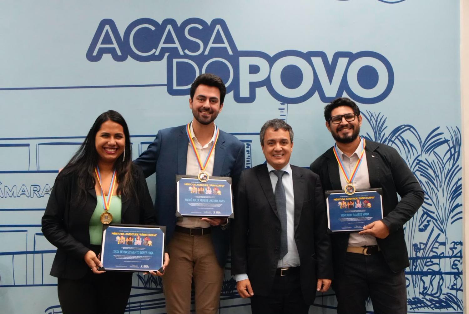 Landmark homenageia três personalidades por atuação em defesa da juventude.