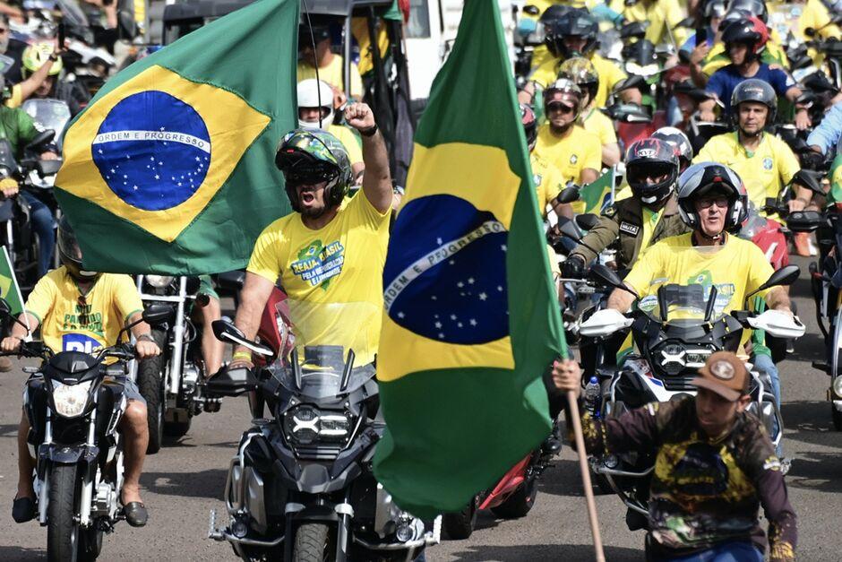 Motociata histórica: Capitão Contar leva apoiadores à Afonso Pena em ato pela Independência.