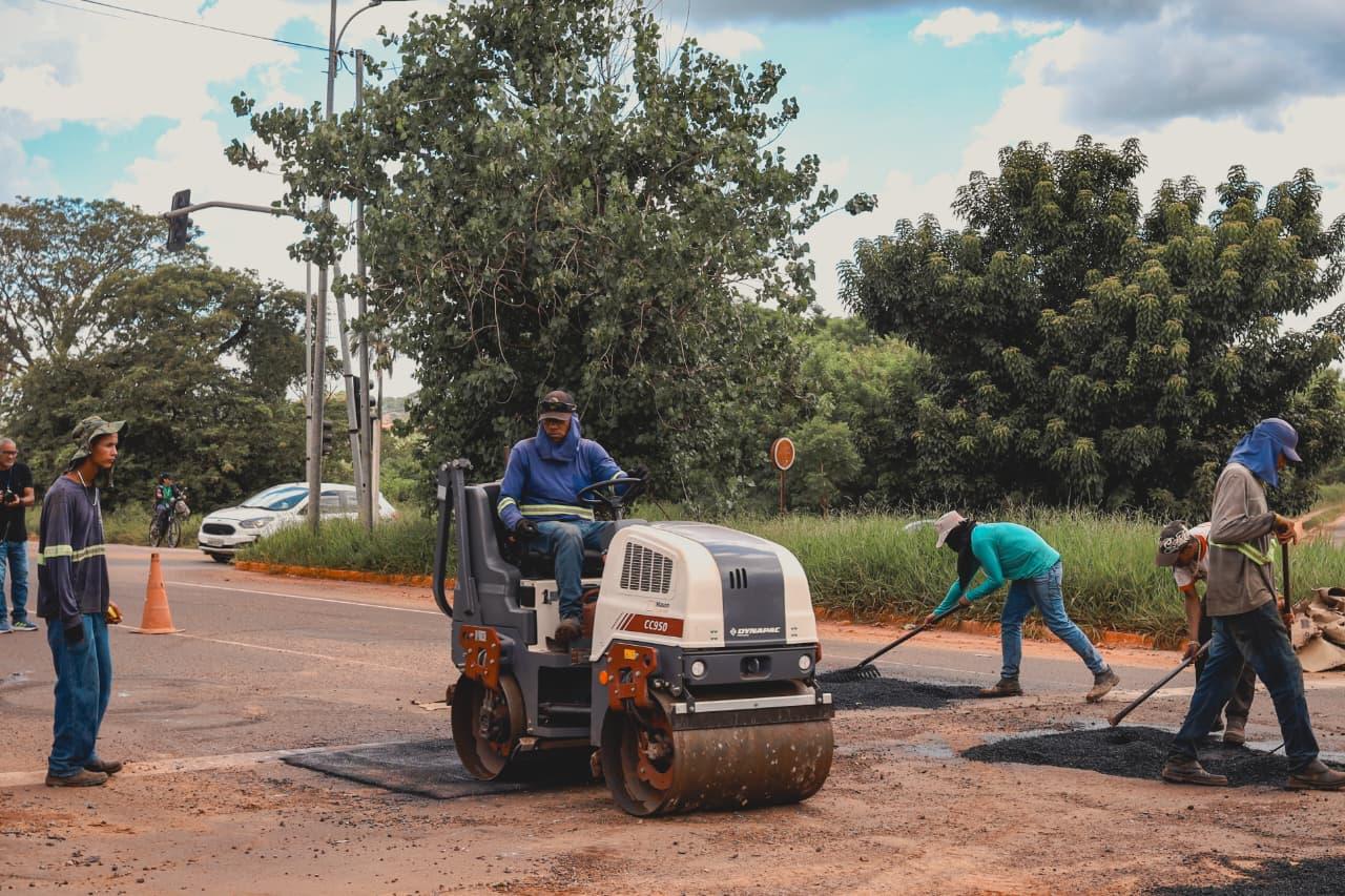 Mutirão de tapa-buracos chega à Vila Planalto neste sábado.