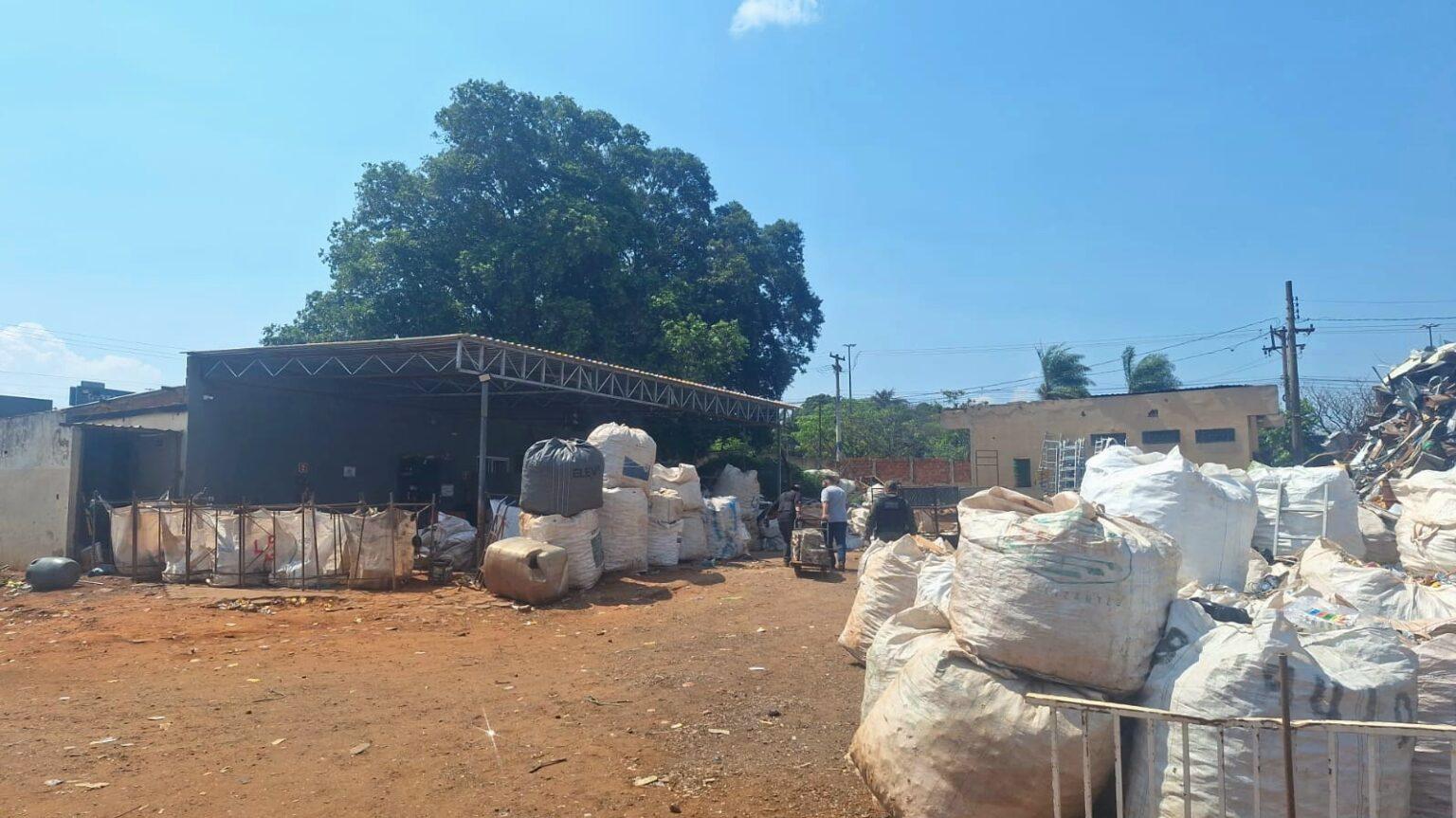 Operação Ferro-Velho identifica irregularidade e aplica multa de R$ 20 mil.