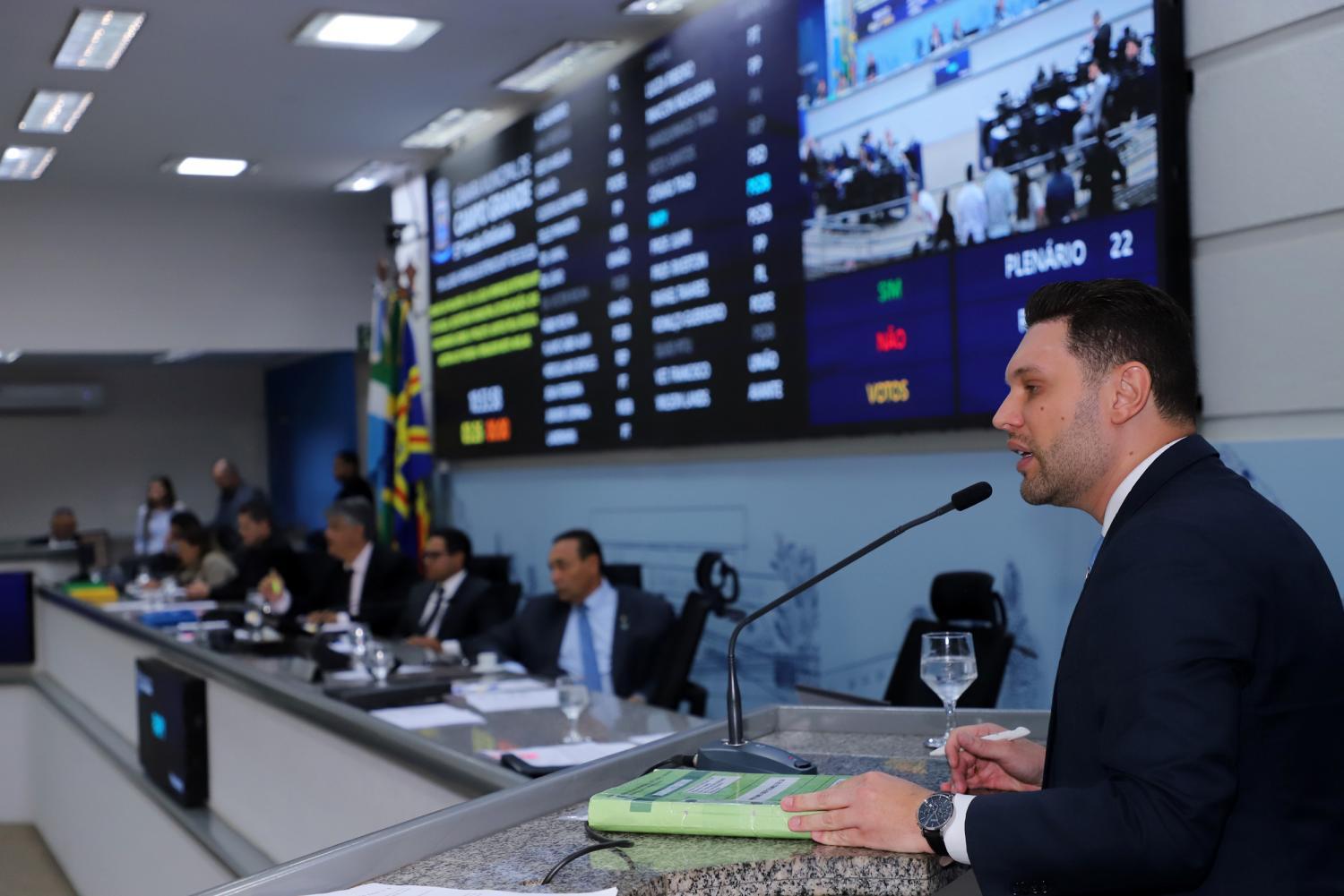 Revitalização das escolas municipais é tema na Tribuna da Câmara.