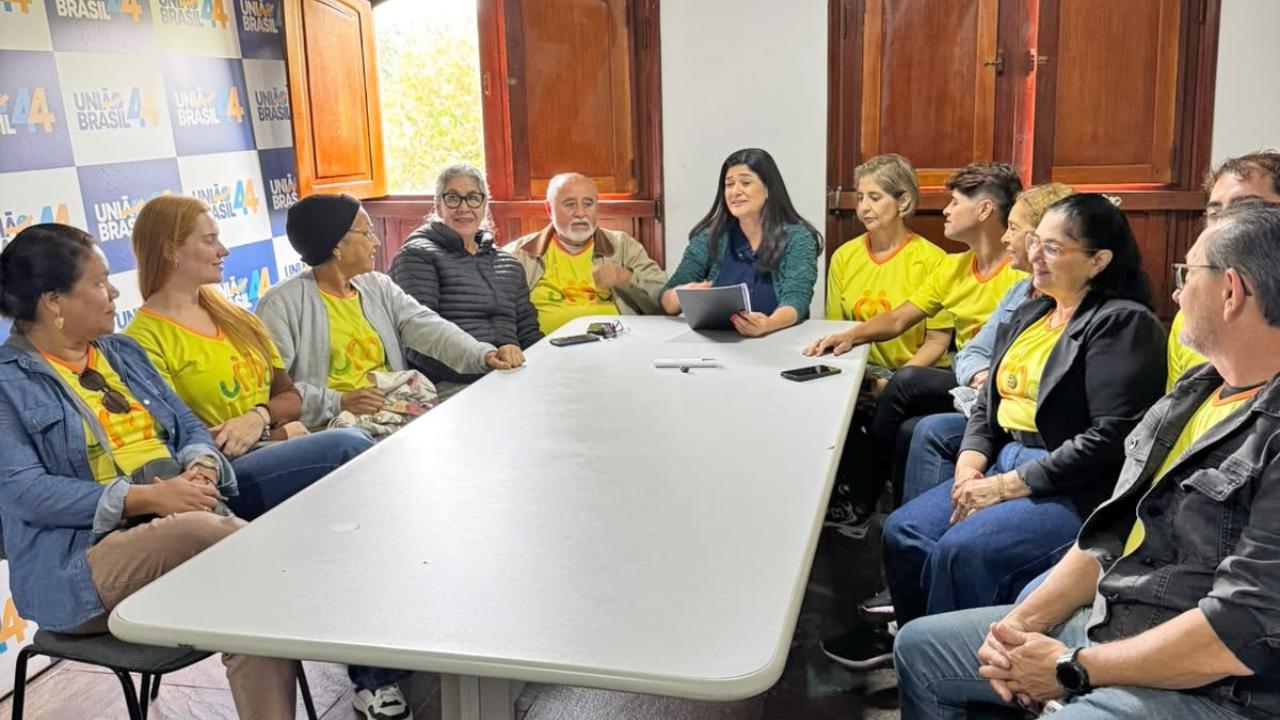 Rose Modesto firma compromisso em defesa dos direitos da pessoa idosa em MS.