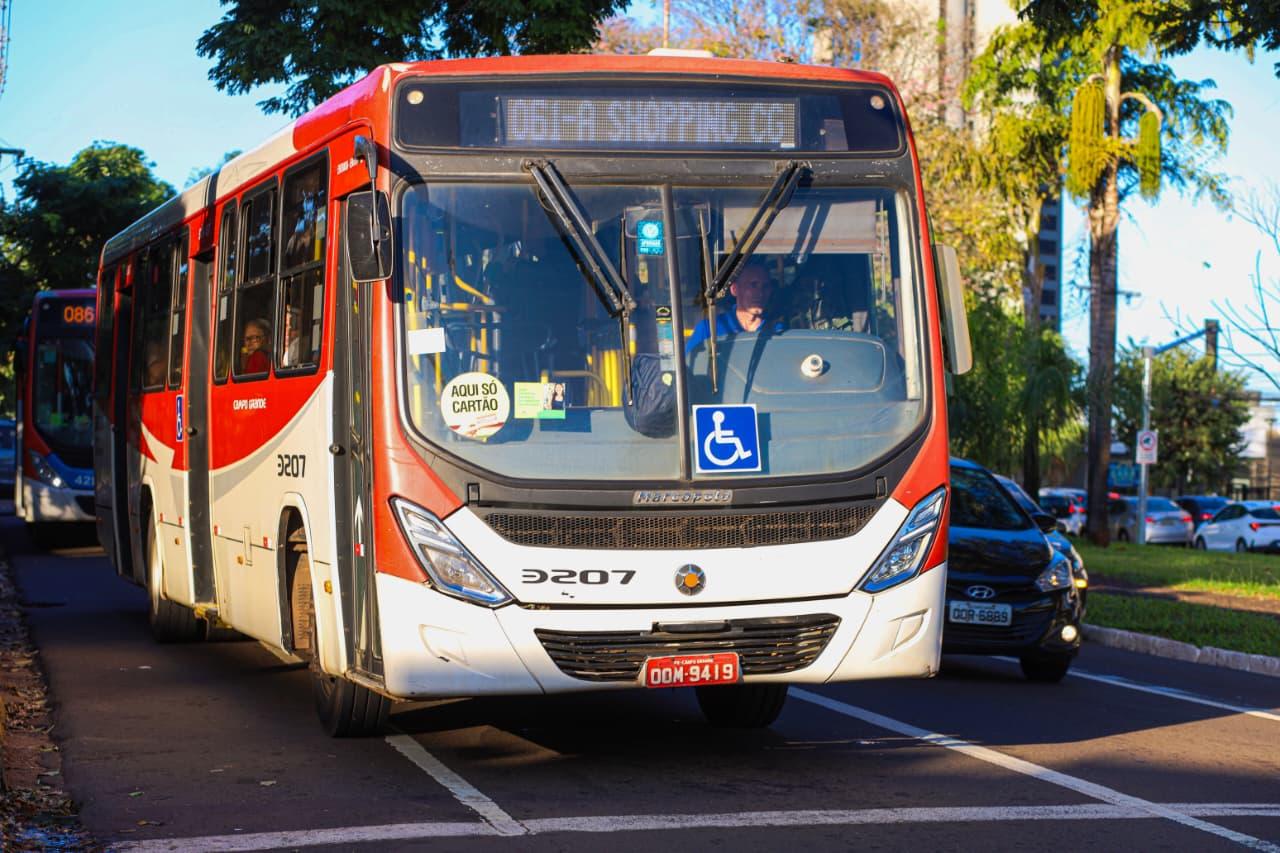 Transporte público tem horários alterados em feriado nacional.