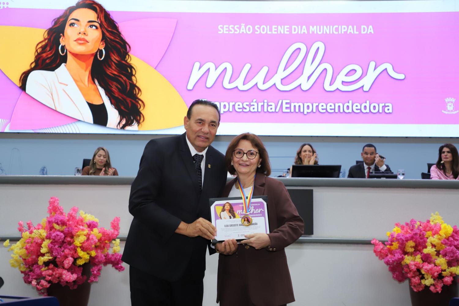 Vereador Carlão homenageia empresárias Ilda Grisoste e Amabile Ostetto com Medalha Mulher Empreendedora.