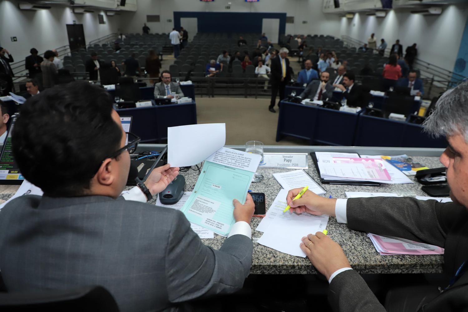 Vereadores votam veto a emendas da Lei de Diretrizes Orçamentárias na terça-feira.