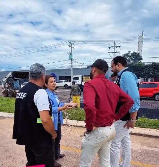 Prefeita Adriane Lopes acompanha avanço da operação tapa-buracos na Avenida Gury Marques.