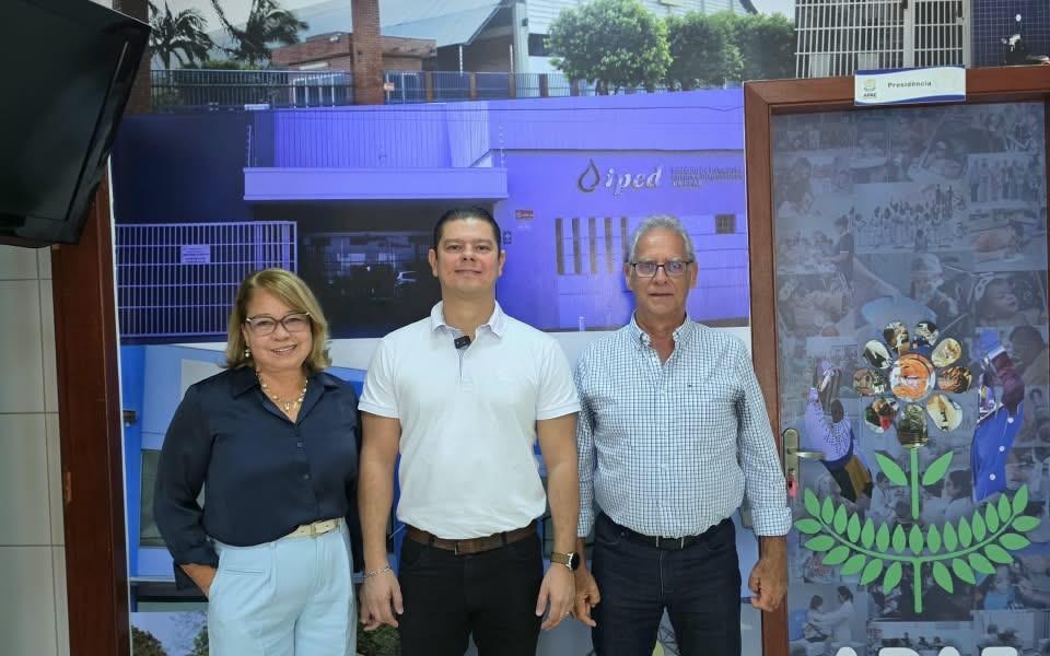 Durante visita à APAE, vereador Otávio Trad anuncia destinação de emenda para o Hospital da Criança e do Adolescente com Deficiência.
