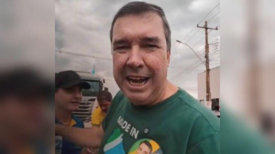 Eduardo Riedel vai às ruas em Maracaju e amplia mobilização em favor de Flávio Bolsonaro.