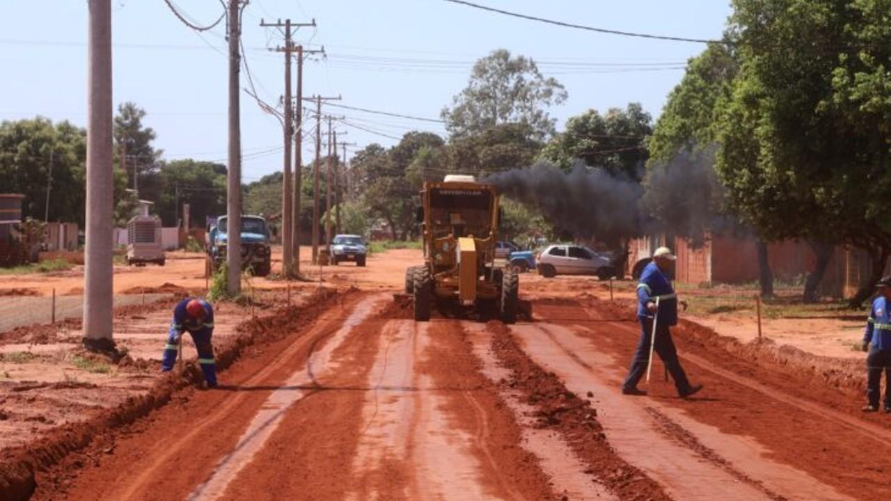 MS avança com obras de infraestrutura rodoviária e urbana nos 79 municípios.