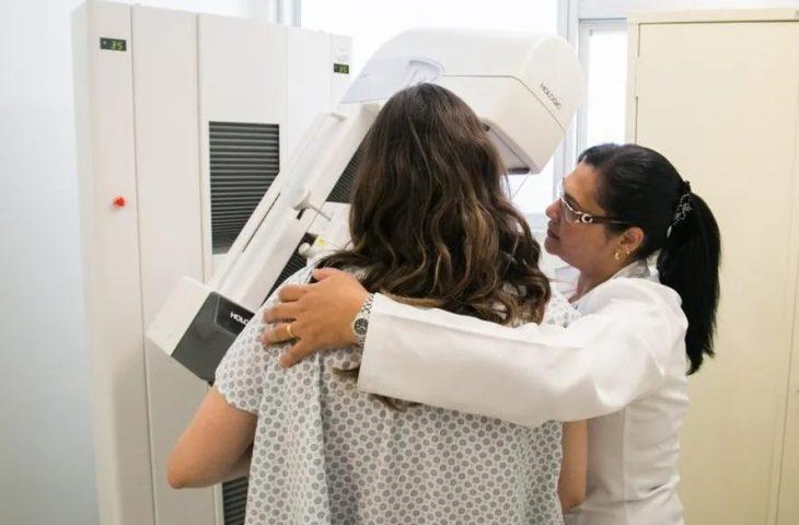 Outubro Rosa: campanha reforça importância da prevenção e do diagnóstico precoce do câncer de mama.
