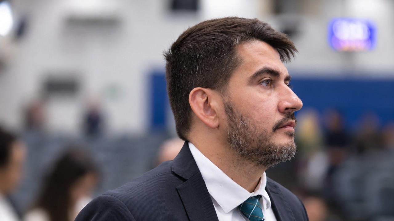 Rafael Tavares quer canal sigiloso para denúncias de violência e pressão político-ideológica nas escolas de Campo Grande.