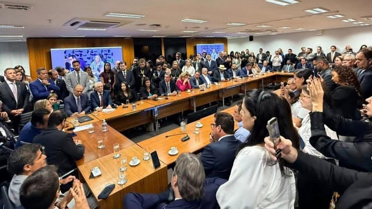 Rose Modesto participa de articulação em Brasília que consolidou apoio a Flávio Bolsonaro.