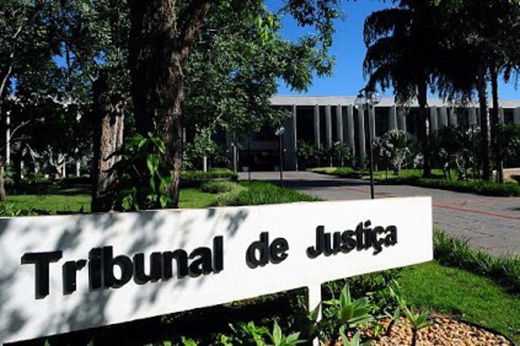Tribunal de Justiça propõe mudanças na organização judiciária e prevê indenização por plantões no recesso.