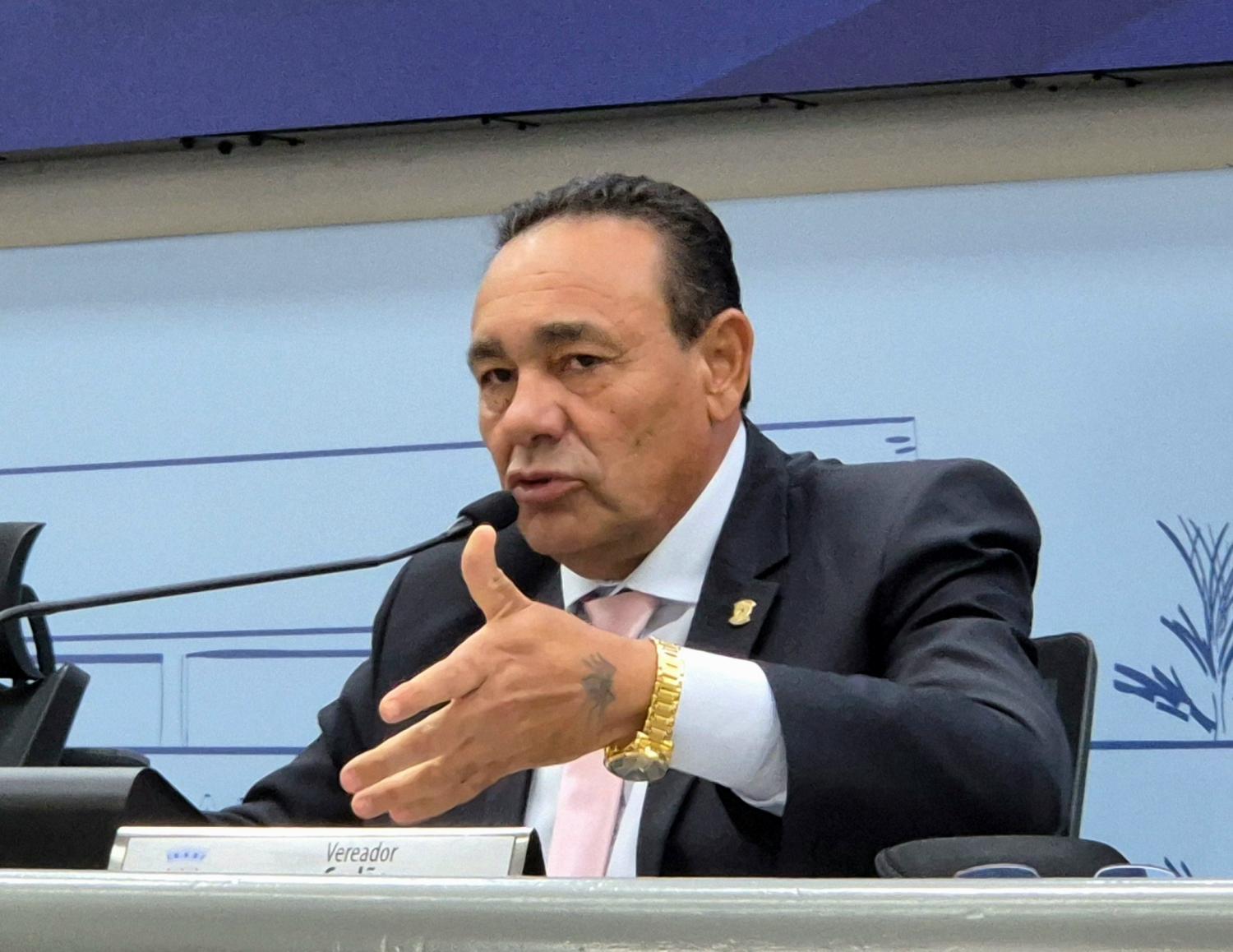 Vereador Carlão cobra ação conjunta contra furtos de fios e vandalismo em Campo Grande.